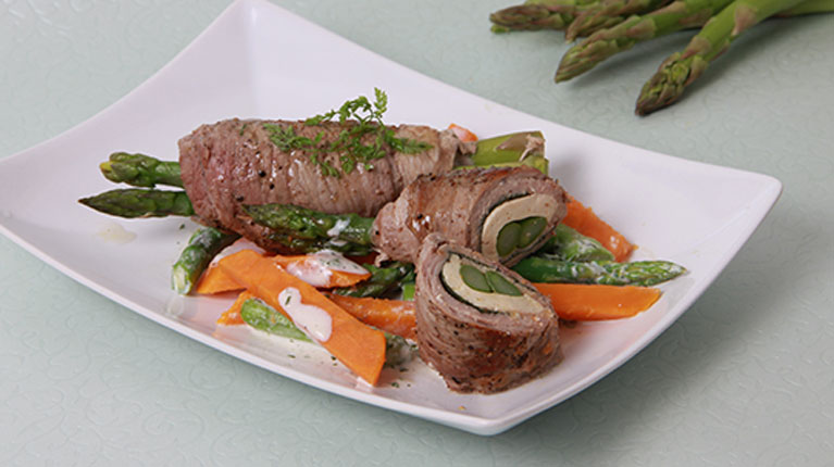 Gefüllte Kalbsröllchen mit Kräuterspargel