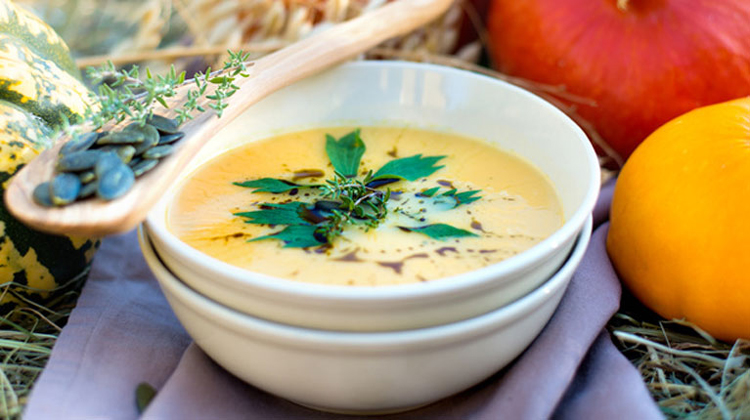 Kürbissuppe mit Pesto