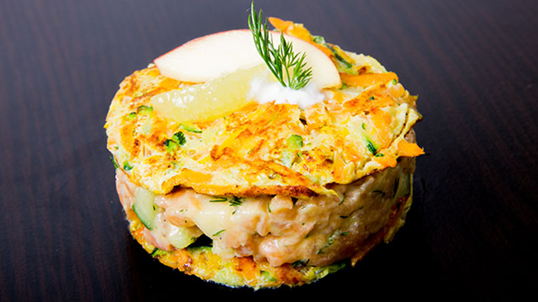 Lachstatar mit Zucchinirösti