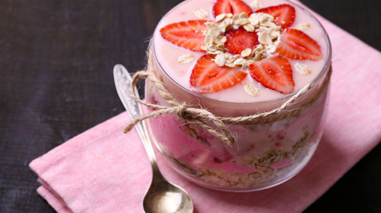 Overnight-Oats mit Erdbeeren und Ingwer