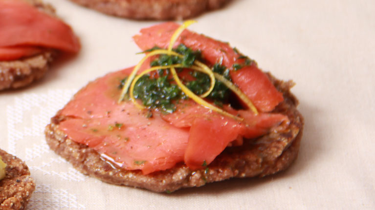 Pesto mit Wildlachs